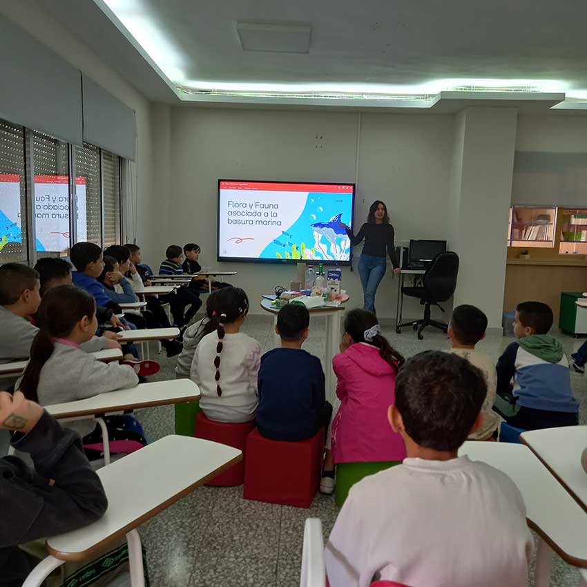 museo-abierto-ceuta-actividades-educativas-basuras-marinas-04